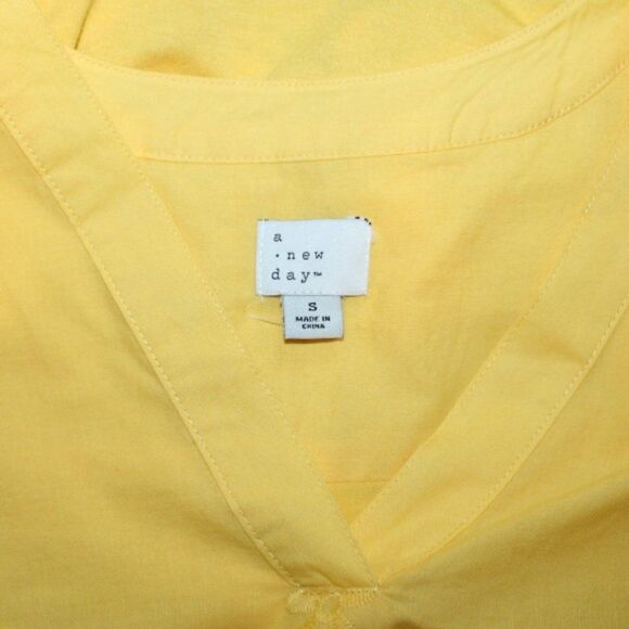 A new day Yellow Sleeveless Blouse Size Small - Picture 5 of 5